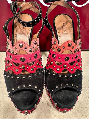 ALAÏA Studded Platform Heels Black & Pink EU 37